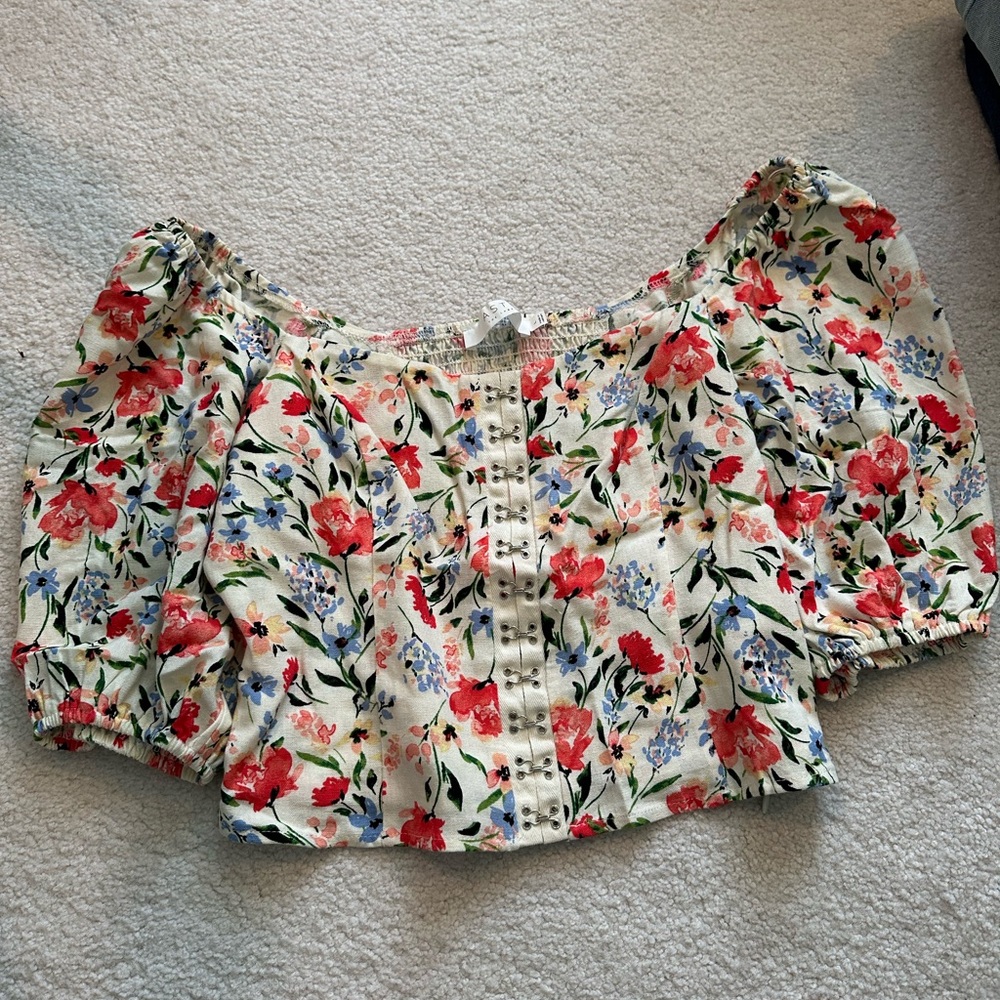 Astr the label size L floral top